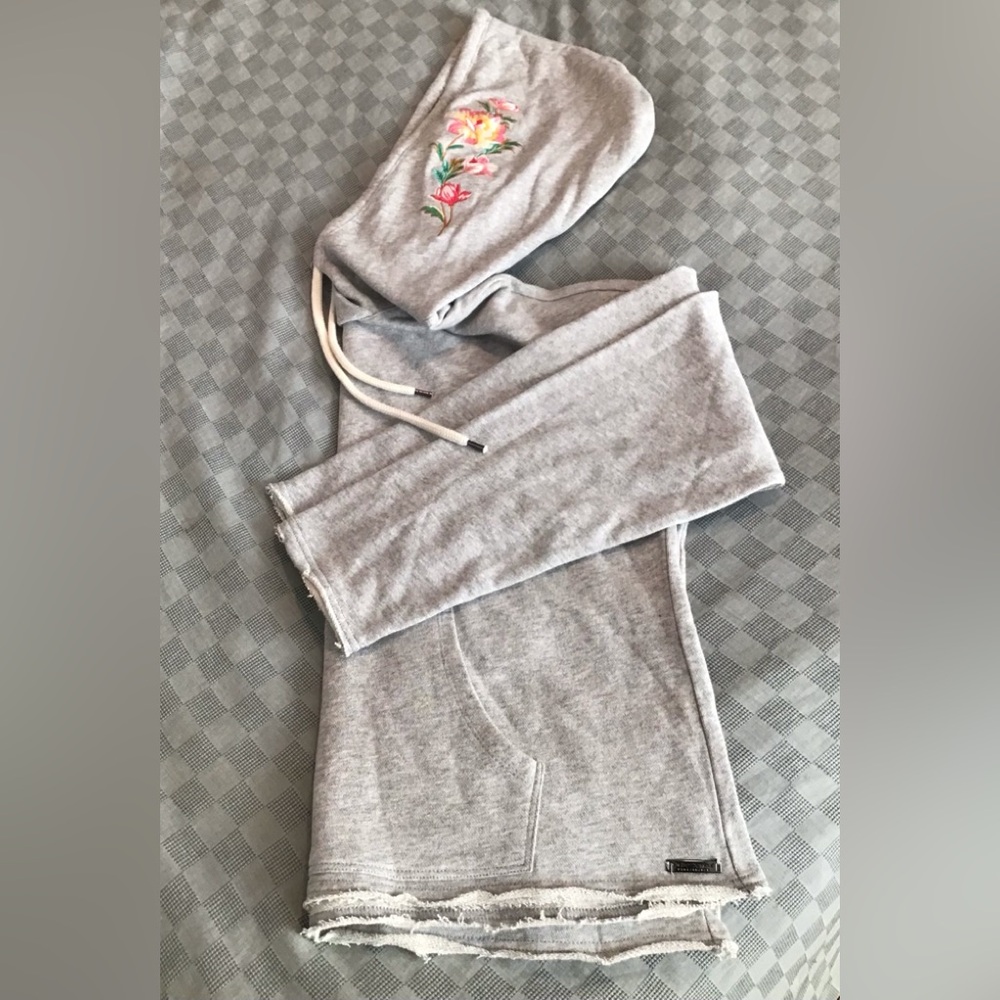 Betsey Johnson Hooded Sweatshirt medium Cropped Embroidered Raw Hem